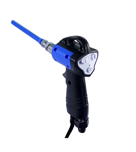Ergonomische Trockeneisstrahlpistole von Cold Jet mit blau-schwarzem Gehäuse und Bedienelementen. Die Pistole ist mit einer blauen Düse ausgestattet und verfügt über eine Steuerung für die Strahlintensität. Hochwertiges Werkzeug für präzise Reinigungsanwendungen.
